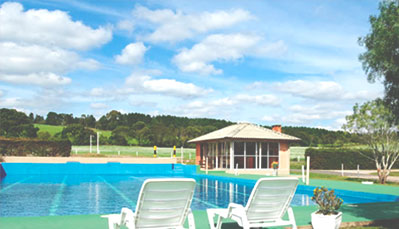 Piscina ao ar livre da chácara